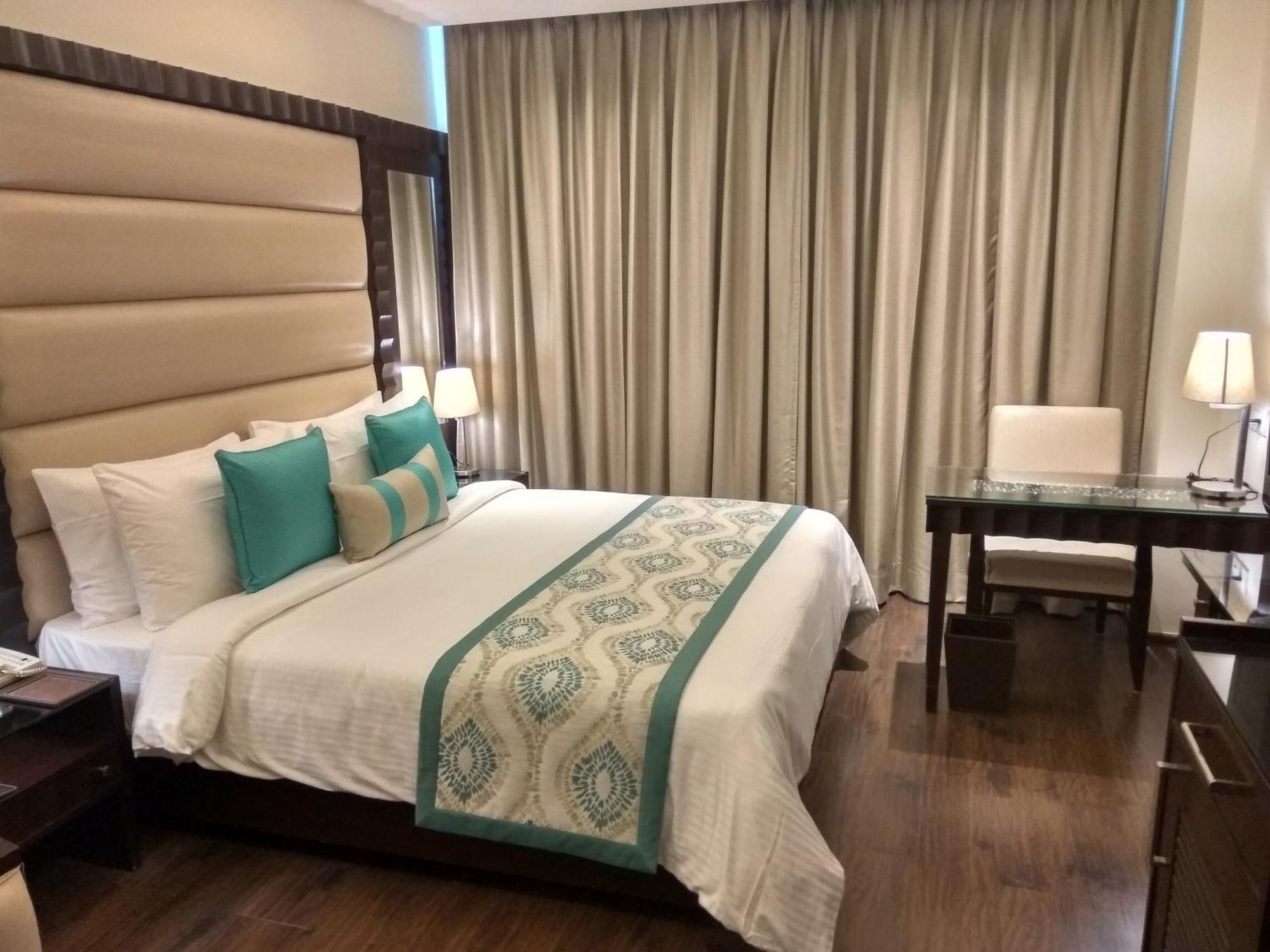Deventure Sarovar Portico Kapashera, New Delhi Eksteriør bilde