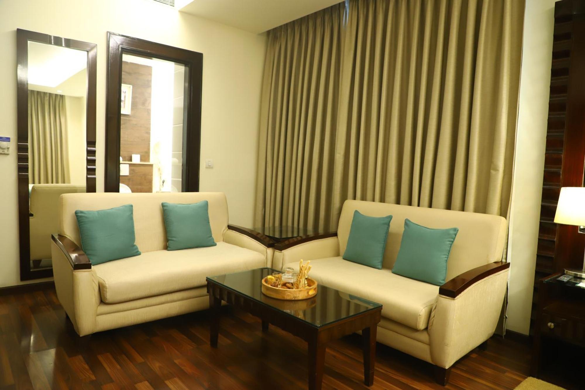 Deventure Sarovar Portico Kapashera, New Delhi Eksteriør bilde